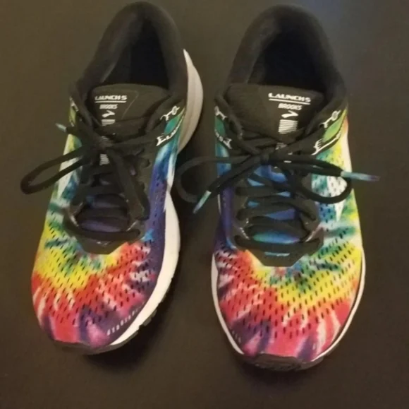 Brooks rock and hotsell roll marathon shoes 2018